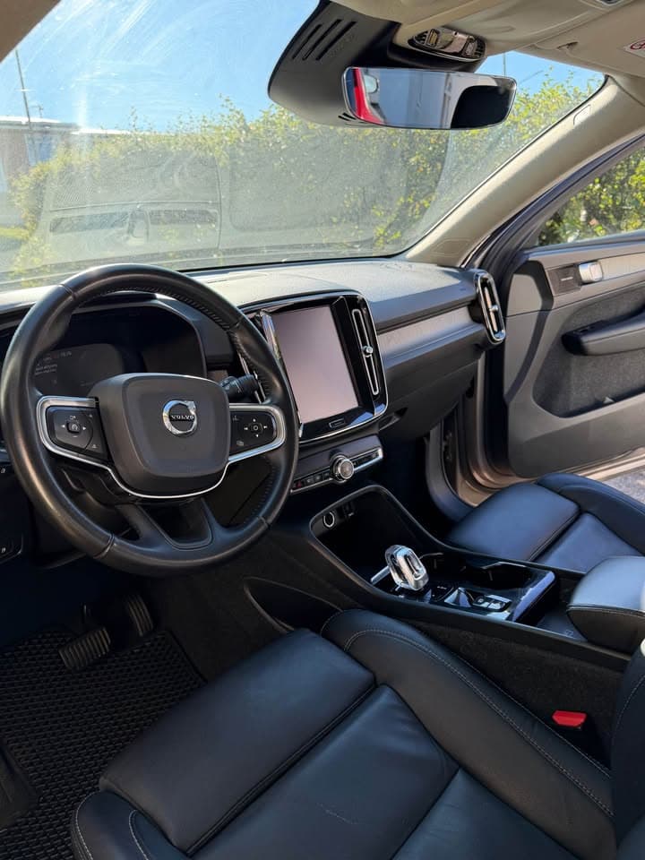 2020 Volvo XC40