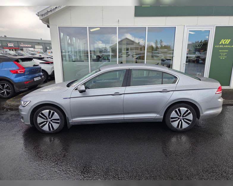 2019 Volkswagen Passat GTE