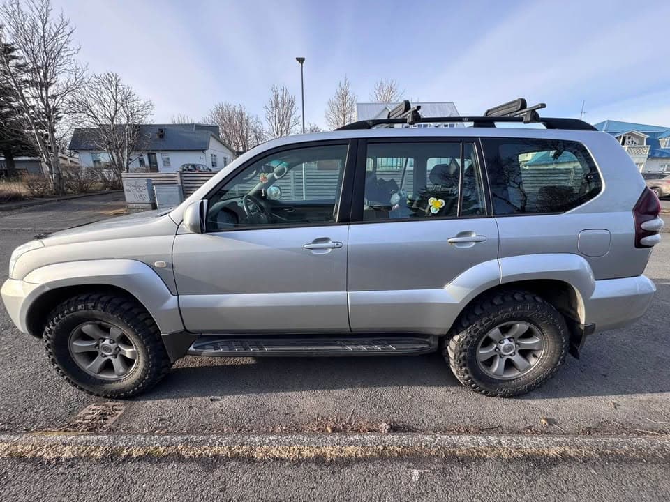 2005 Toyota Land Cruiser J120 GX