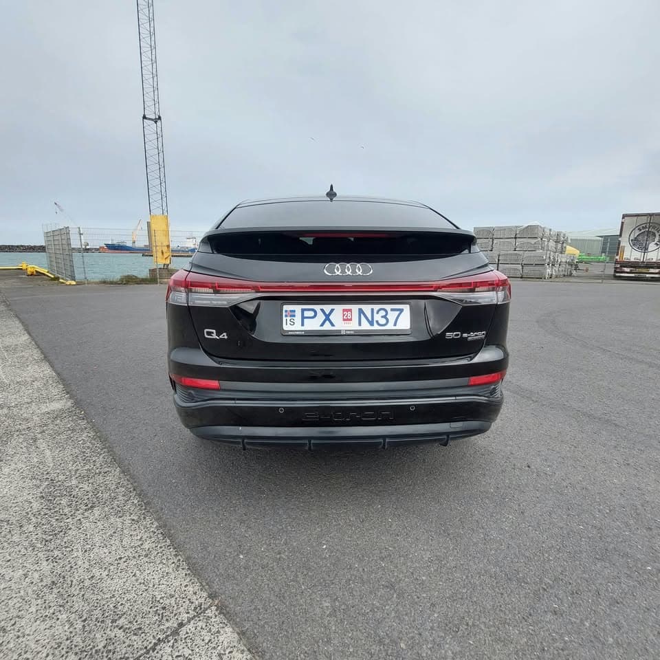2022 Audi Q4 S-Line Sportback 50 e-tron Quattro