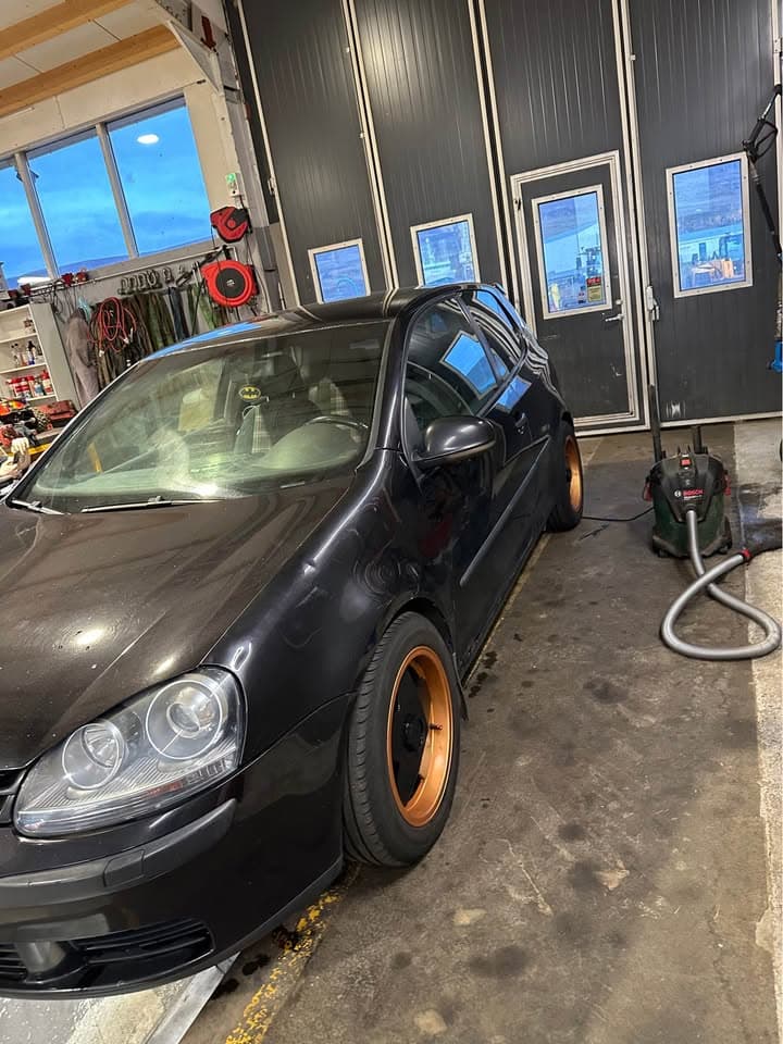 2004 Volkswagen Golf