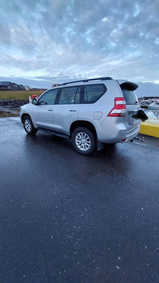 2017 Toyota Land Cruiser