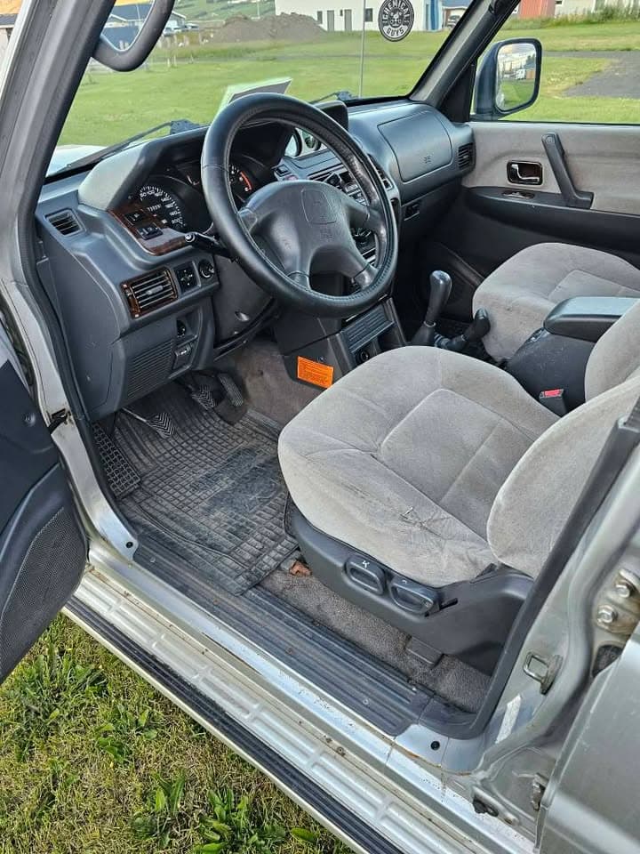 1998 Mitsubishi Pajero