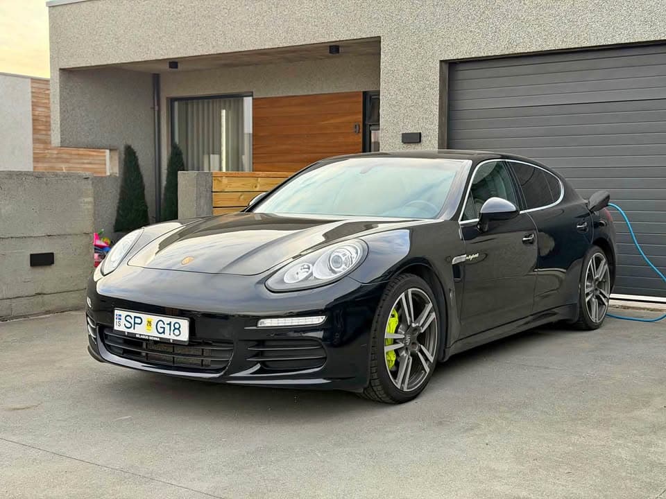2015 Porsche Panamera S E-Hybrid