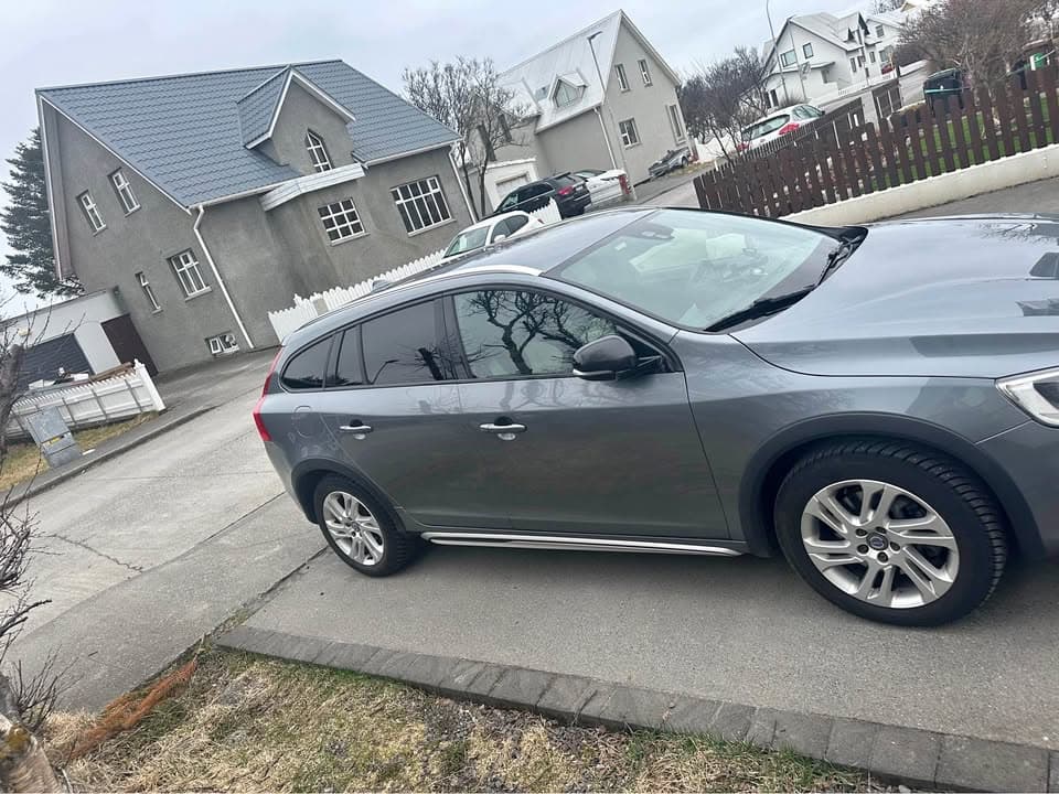 2015 Volvo V60 Cross Country