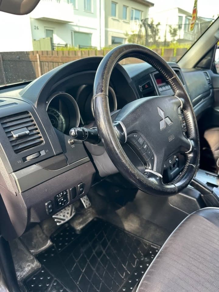 2012 Mitsubishi Pajero