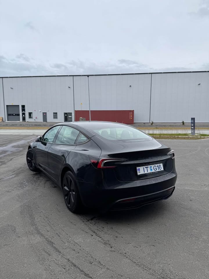 2025 Tesla Model 3