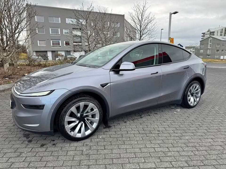 2025 Tesla Model Y