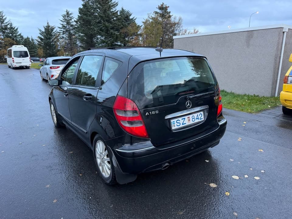 2010 Mercedes-Benz A180