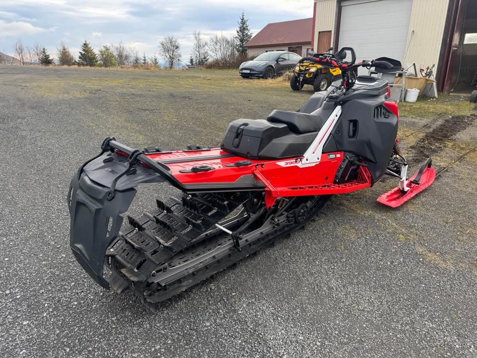 2023 Lynx Shredder RE 3900