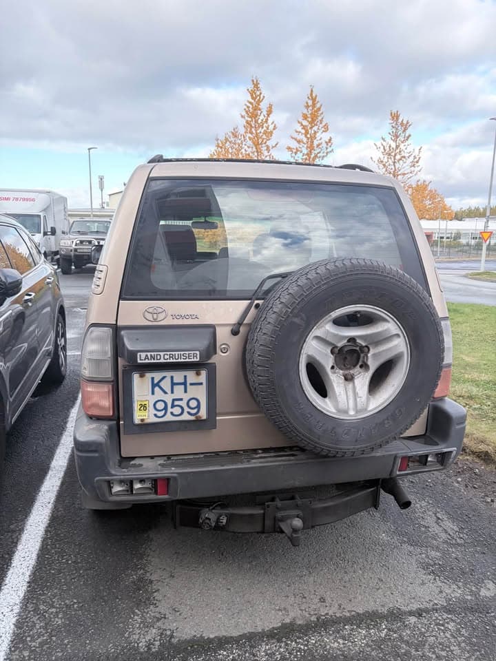Toyota Land Cruiser 90