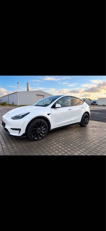 2022 Tesla Model Y LR