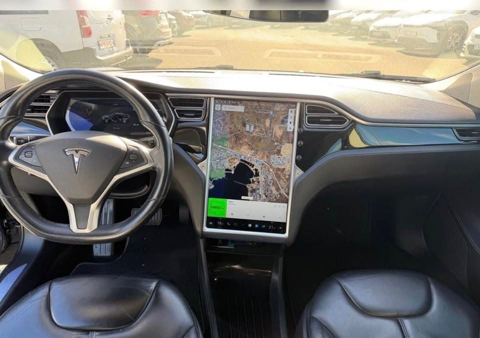 2015 Tesla Model S