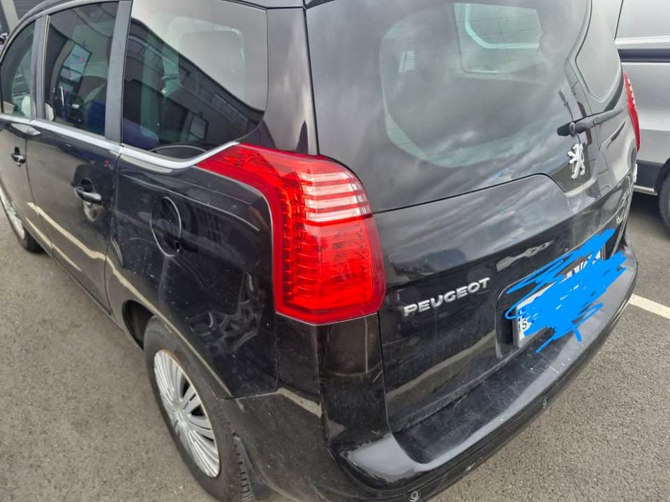 2011 Peugeot 5008