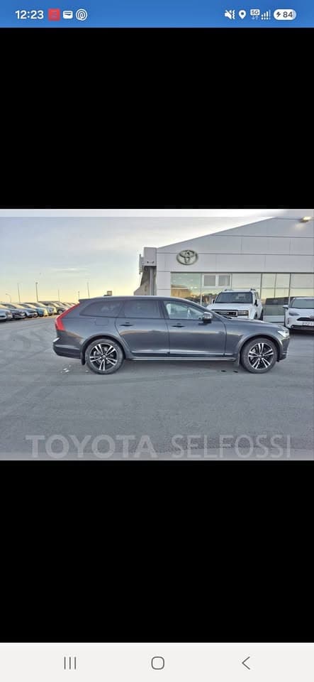 2017 Volvo V90