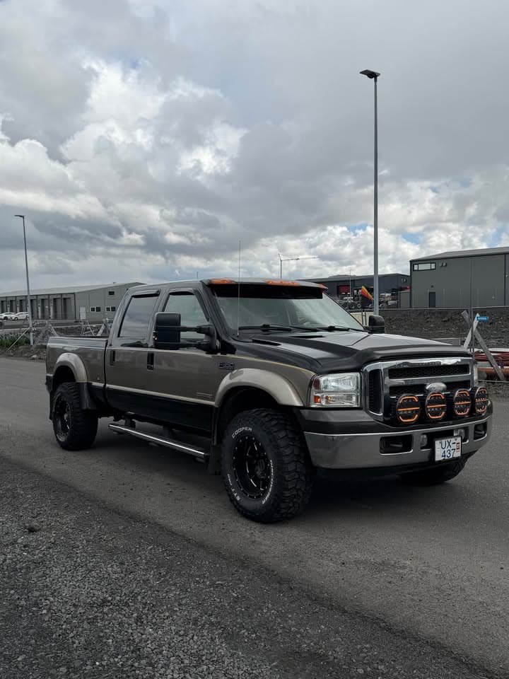 2004 Ford F-350 Lariat LE