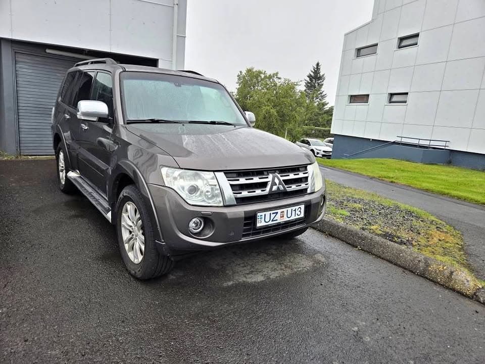2012 Mitsubishi Pajero