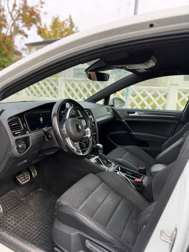 2017 Volkswagen Golf GTE