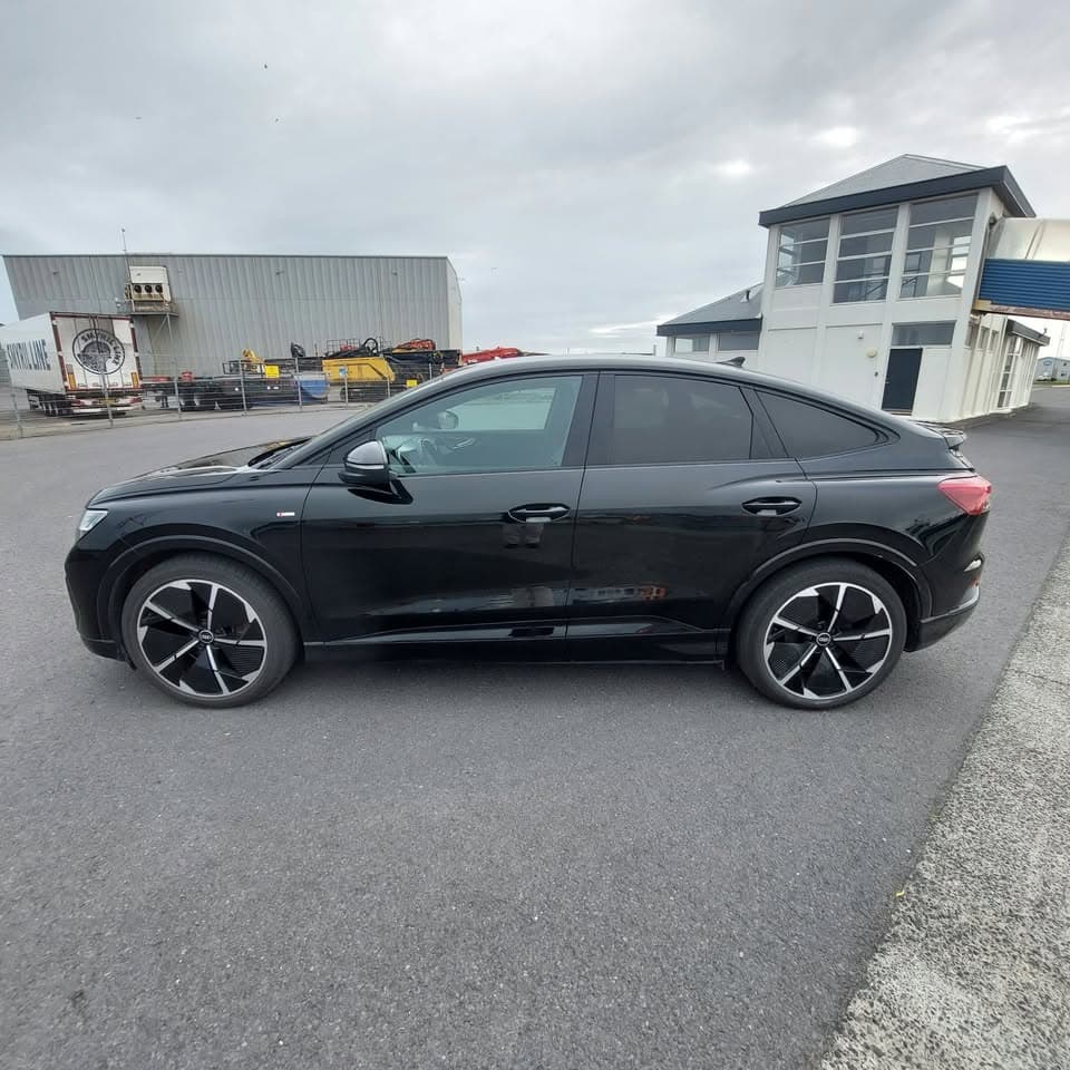 2022 Audi Q4 S-Line Sportback 50 e-tron Quattro