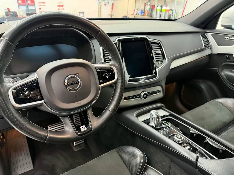 2019 Volvo XC90 T8 R Design