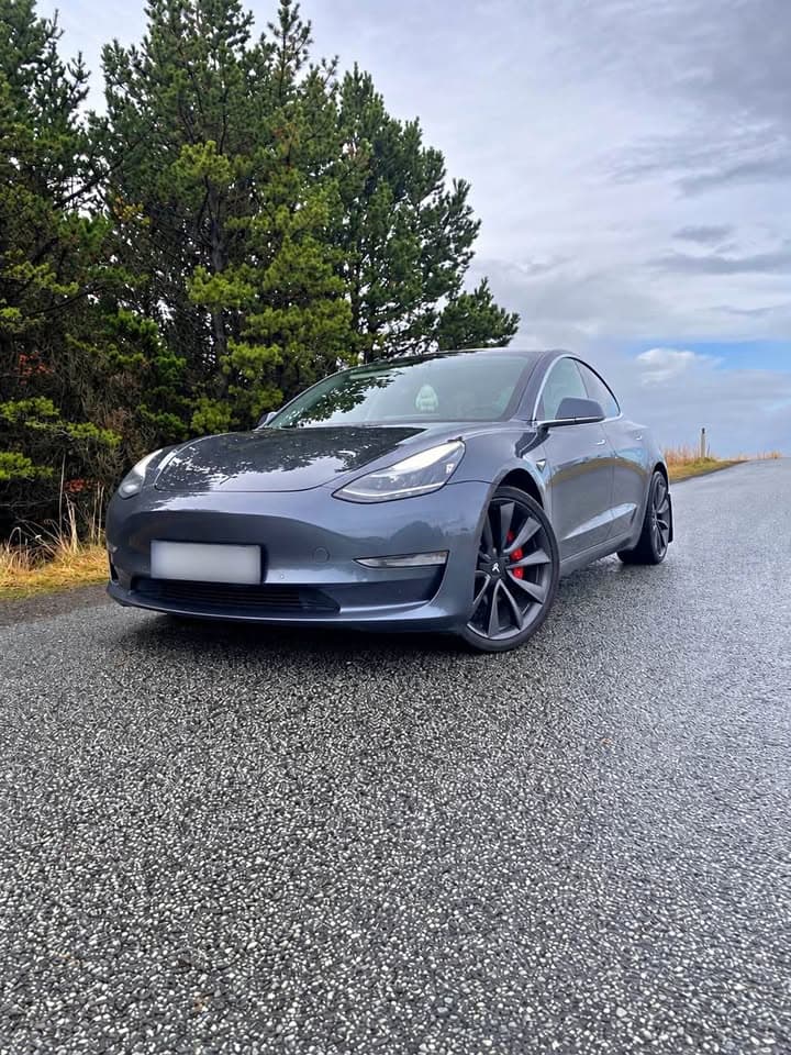 2020 Tesla Model 3 Performance