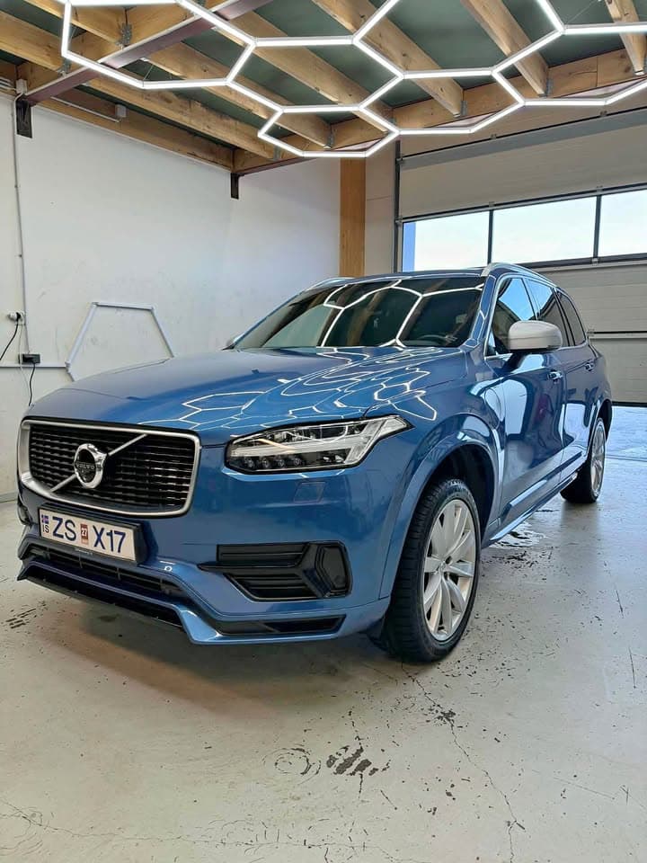 2019 Volvo XC90 T8 R Design