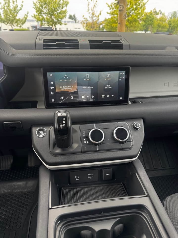 2020 Land Rover Defender 110 D240 S