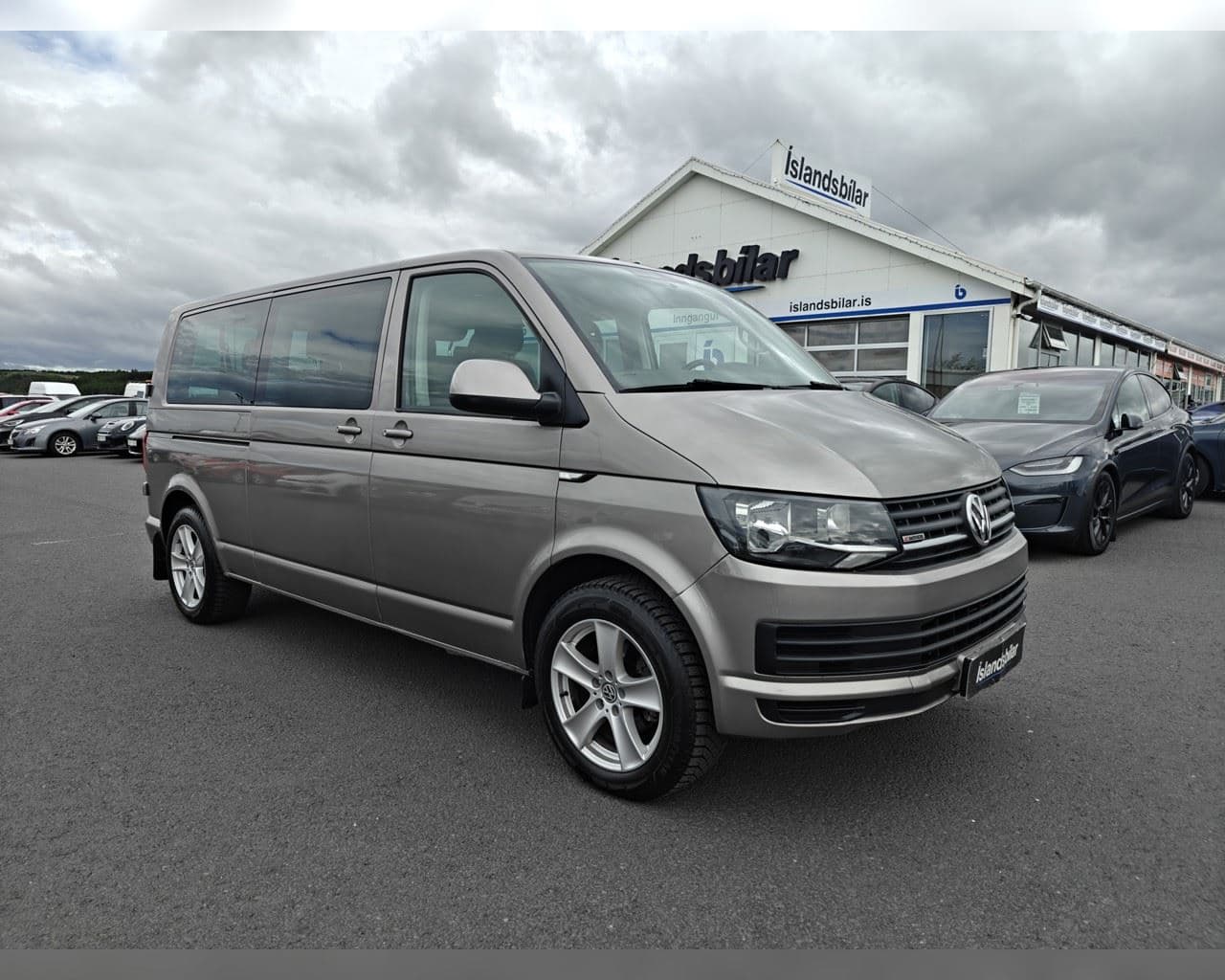 2018 Volkswagen Caravelle 4MOTION