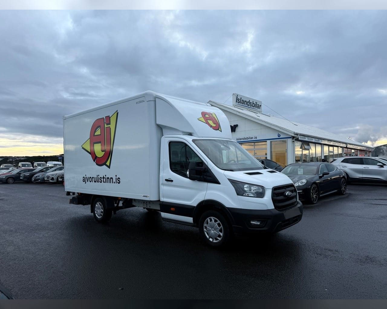 2024 Ford Transit Lyftu