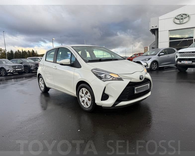 2017 Toyota Yaris Active