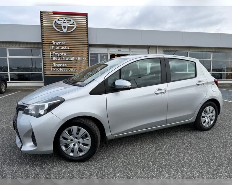2015 Toyota Yaris Active