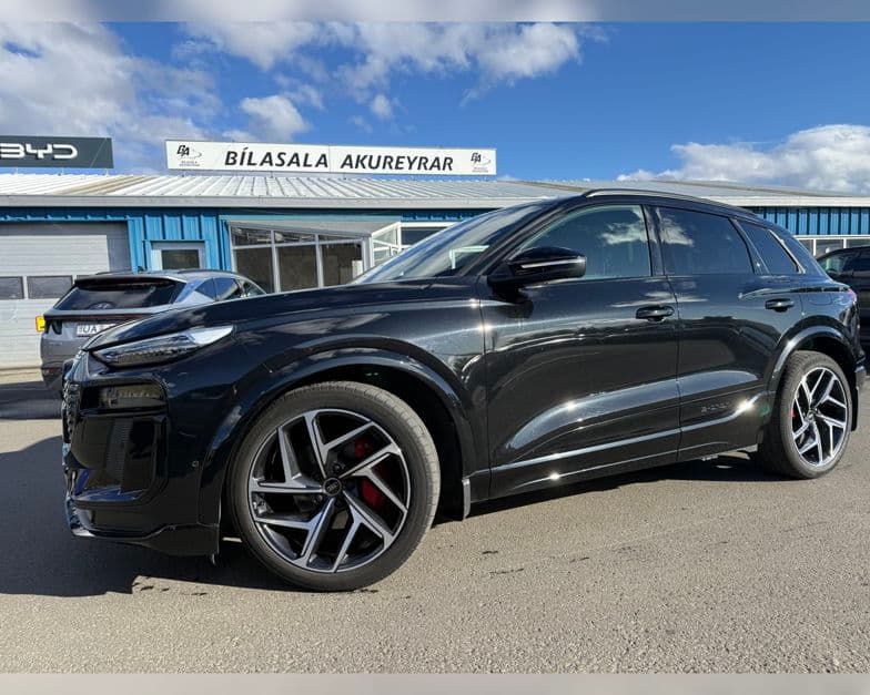 2024 Audi Q6 SUV e-tron Quattro S-Line