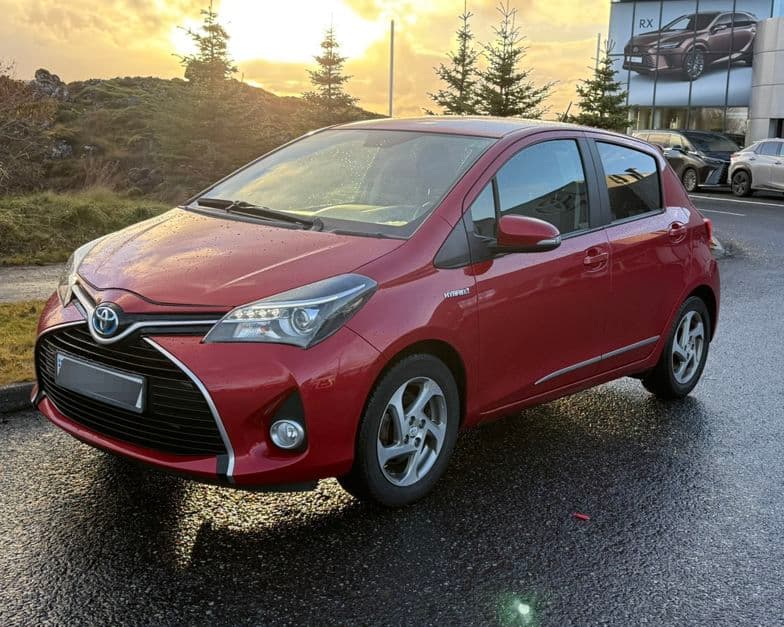 2016 Toyota Yaris Active Hybrid Trend