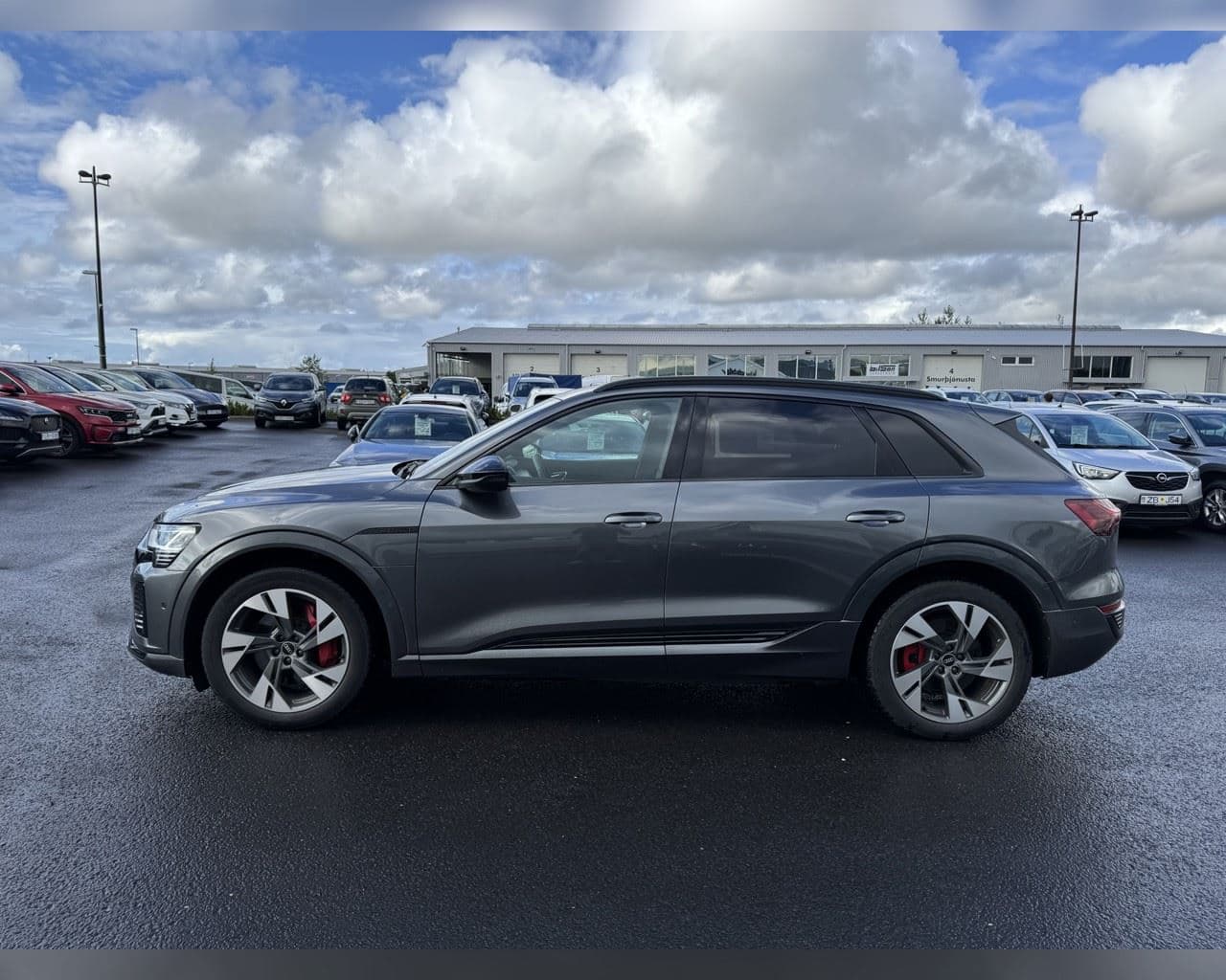 2023 Audi Q8