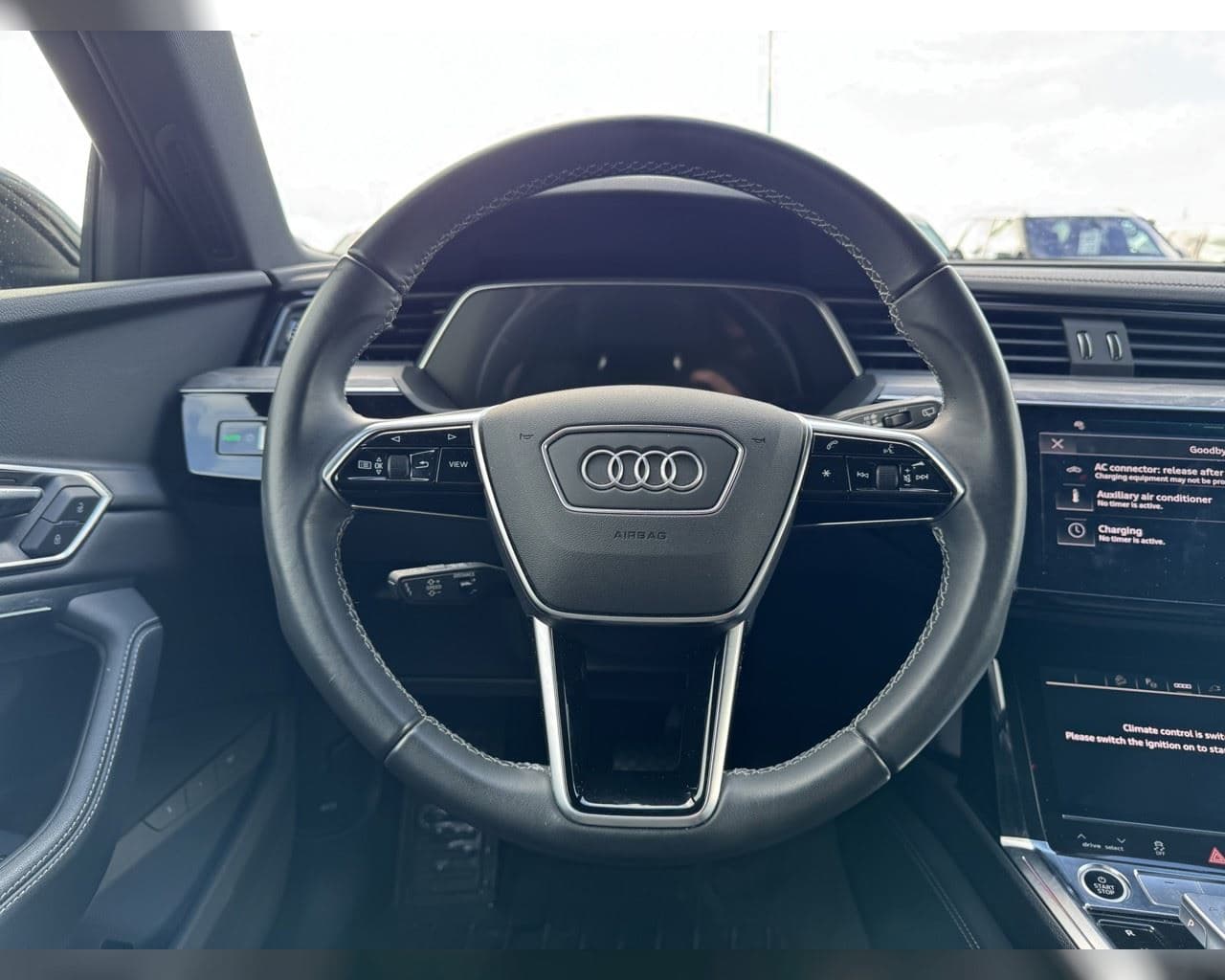 2023 Audi Q8