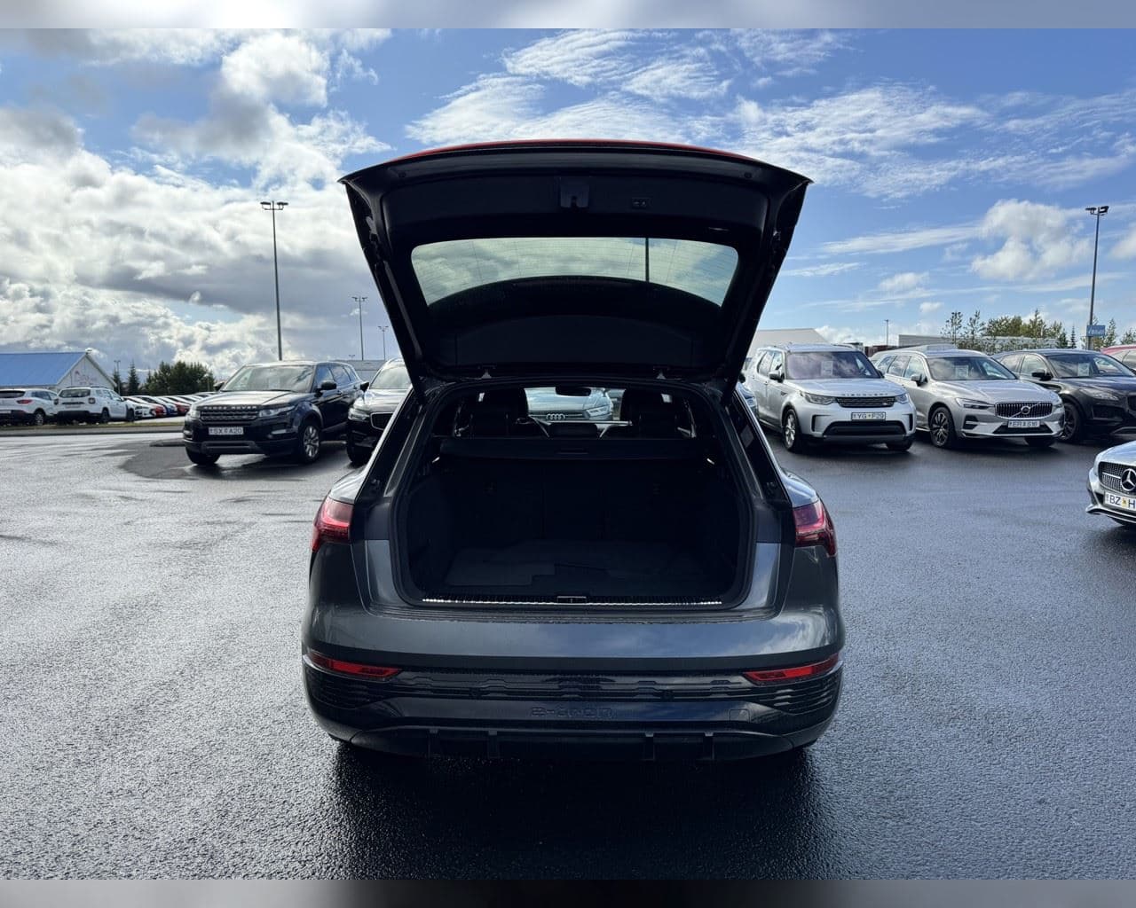 2023 Audi Q8