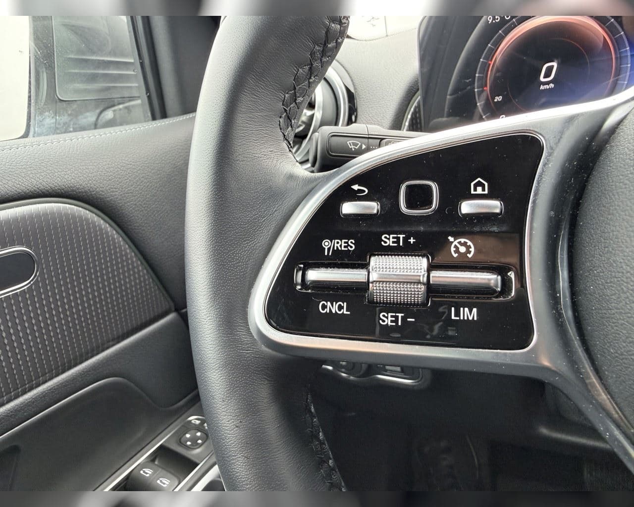 2025 Mercedes-Benz EQB
