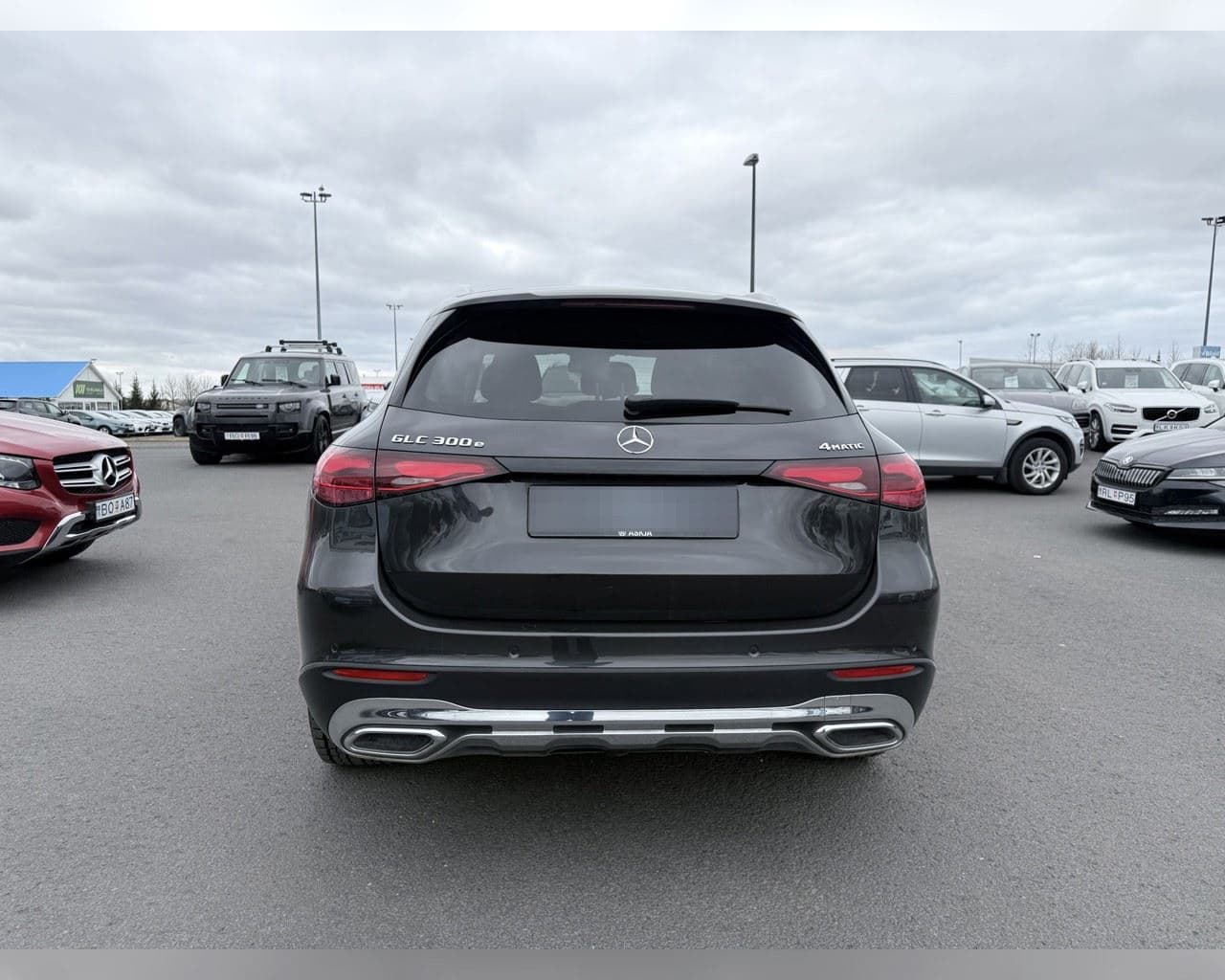2025 Mercedes-Benz GLC