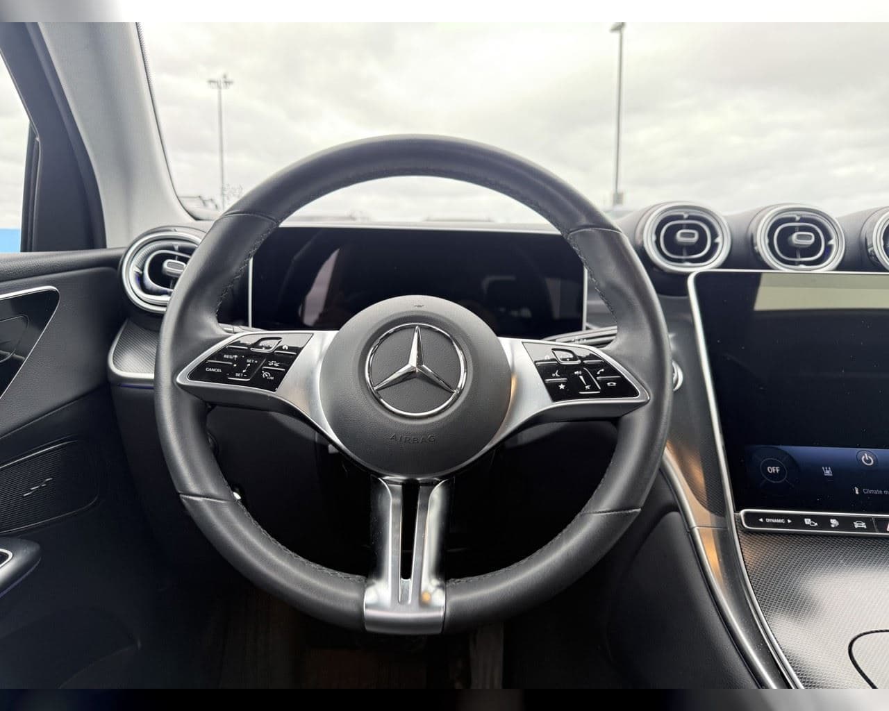 2025 Mercedes-Benz GLC