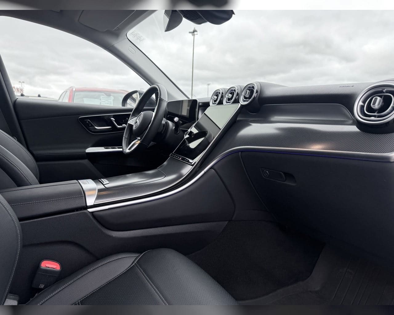 2025 Mercedes-Benz GLC