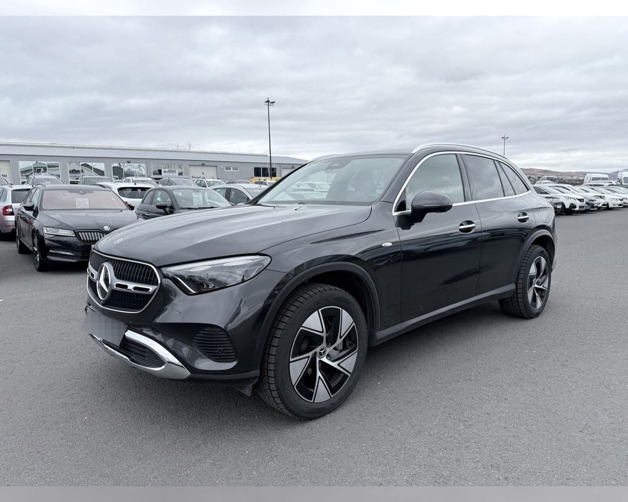 2025 Mercedes-Benz GLC