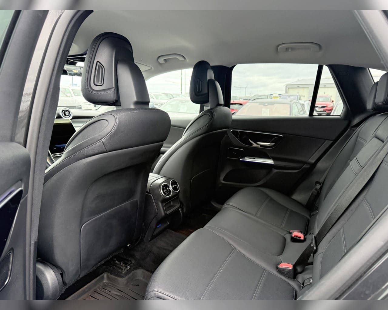 2025 Mercedes-Benz GLC