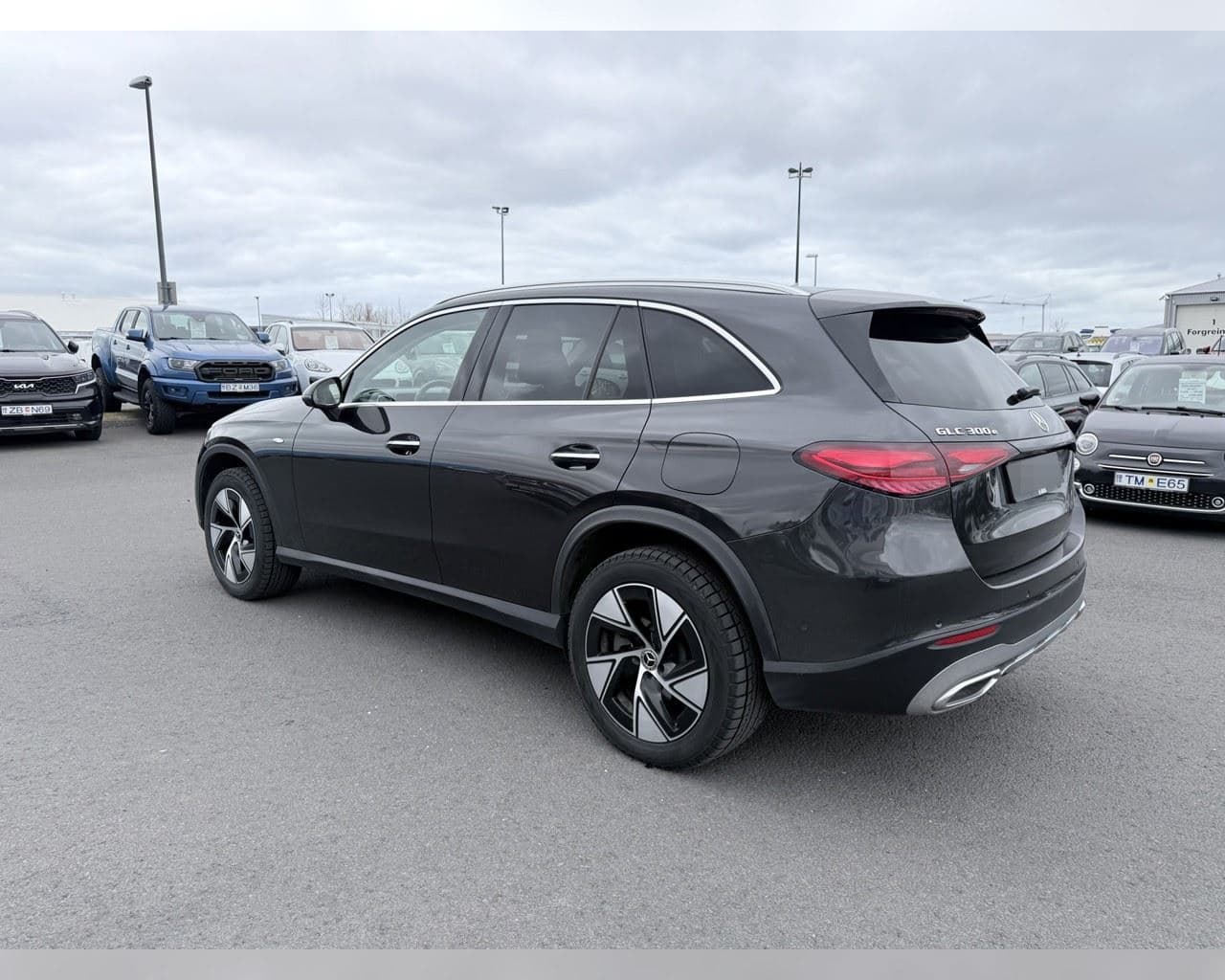 2025 Mercedes-Benz GLC