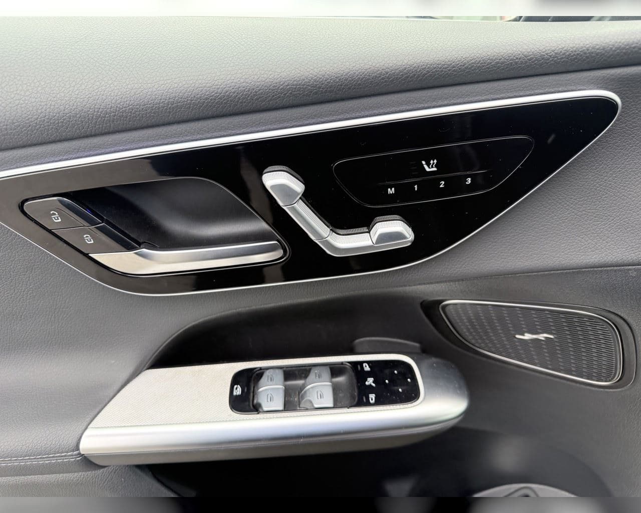 2025 Mercedes-Benz GLC