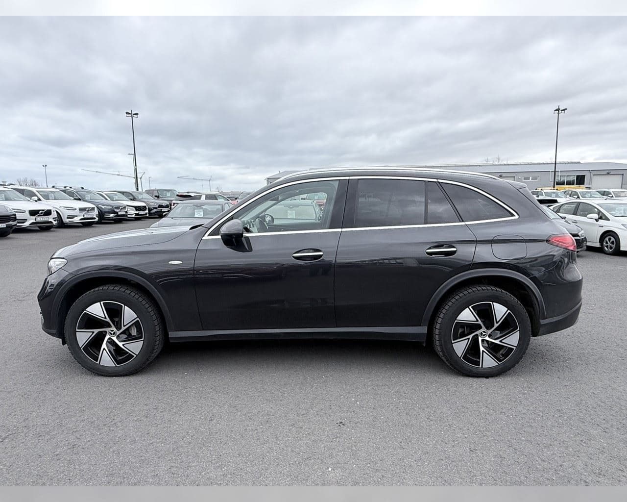 2025 Mercedes-Benz GLC