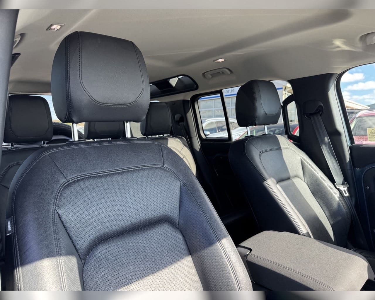 2023 Land Rover Defender