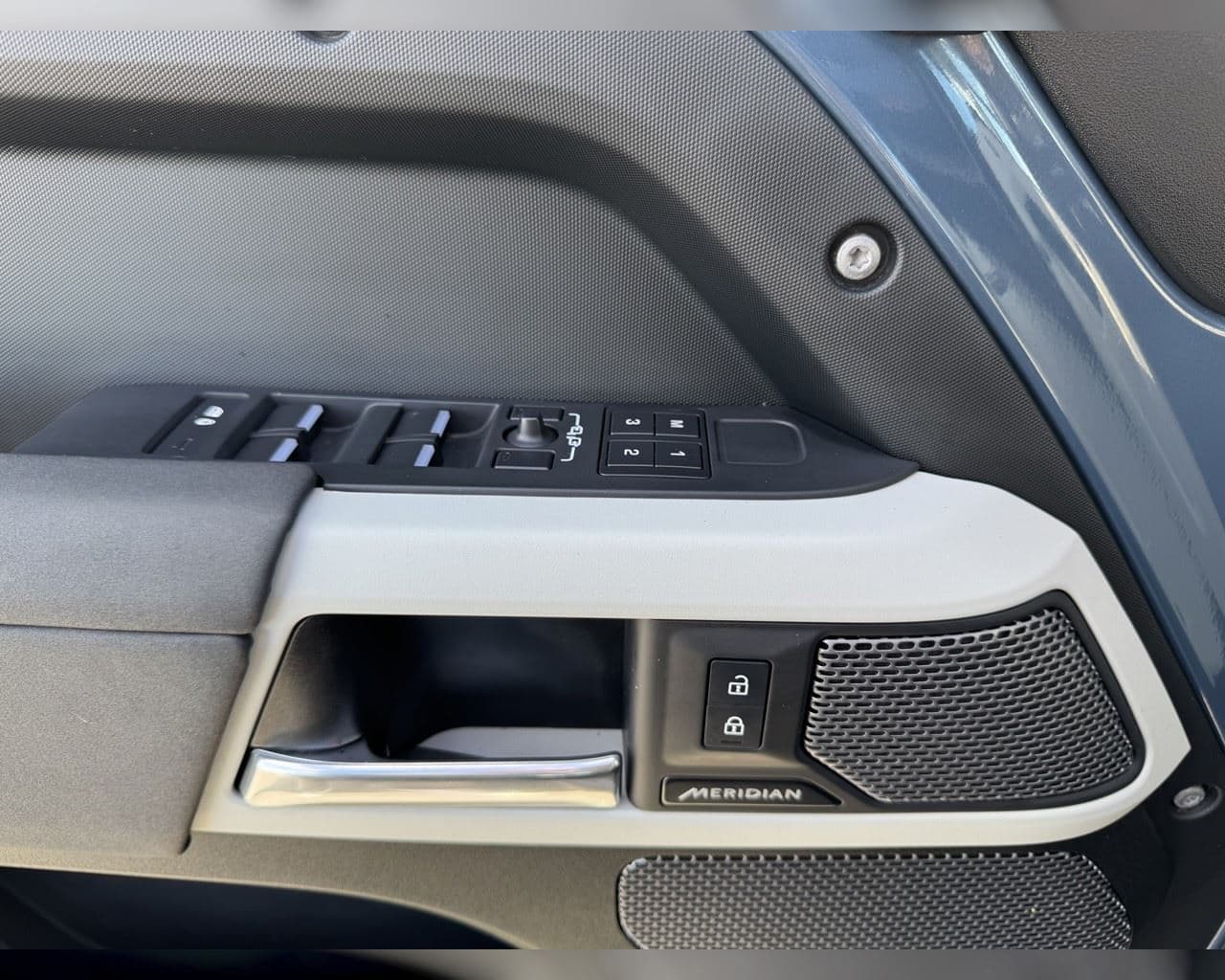 2023 Land Rover Defender