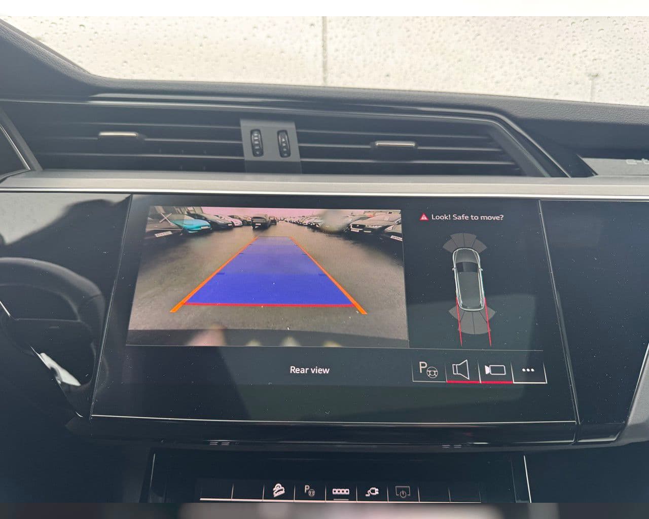 2022 Audi e-tron