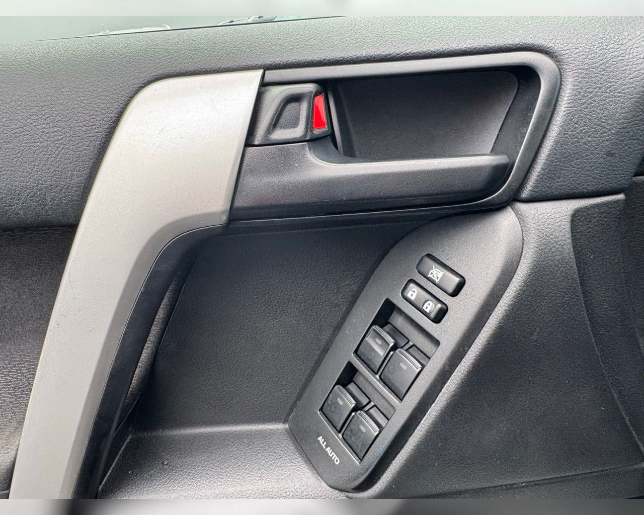 2018 Toyota Land Cruiser