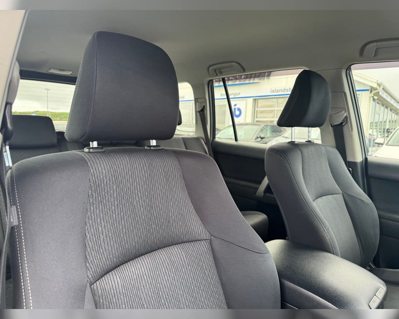 2018 Toyota Land Cruiser